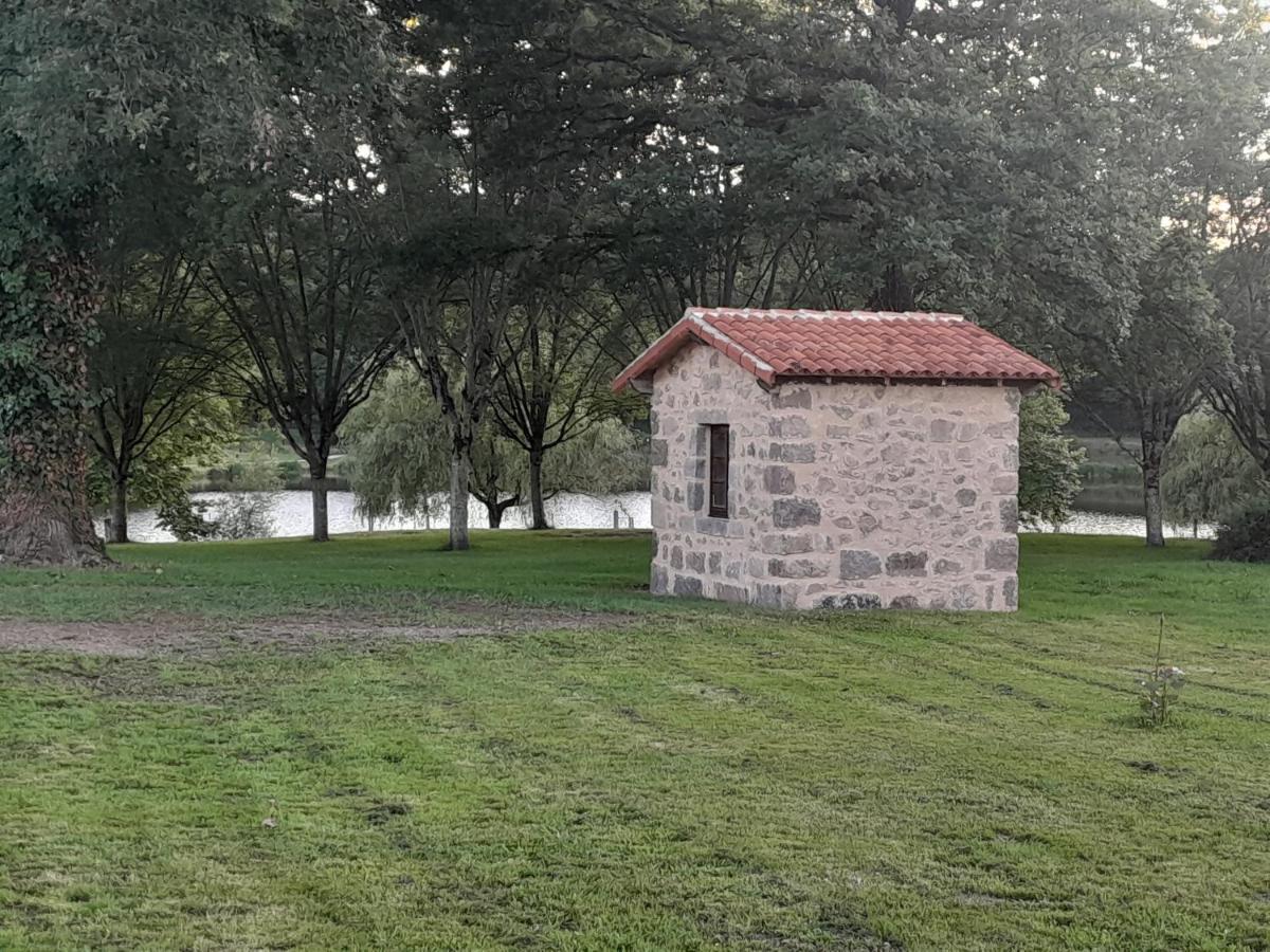 Auberge la marchadaine Montrollet Bagian luar foto